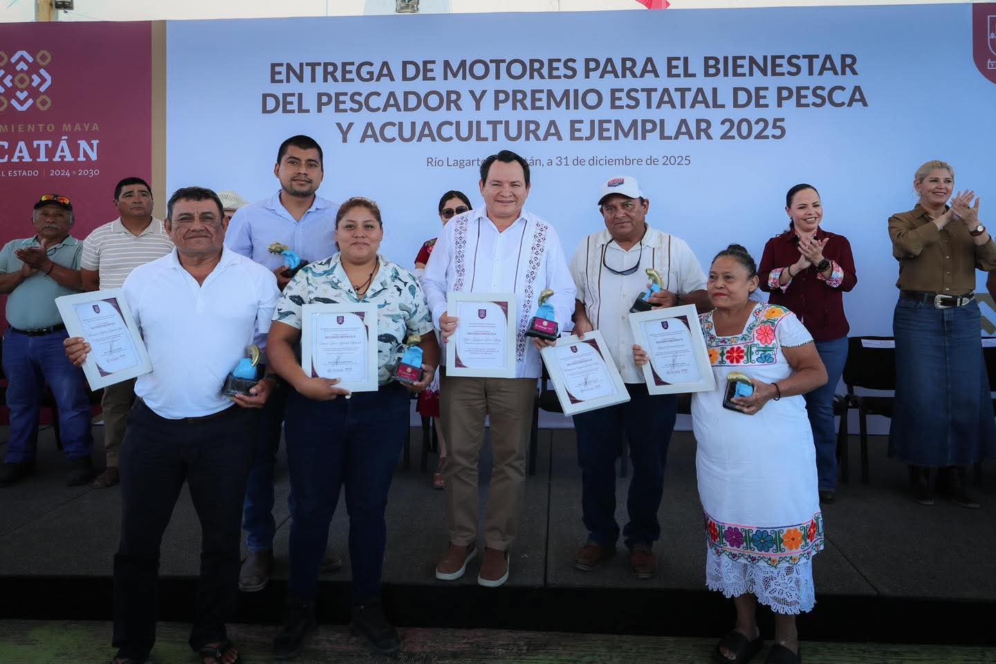 El Gobernador Joaquín Díaz Mena entregó los Premios Estatales de Pesca y Acuacultura Ejemplar.