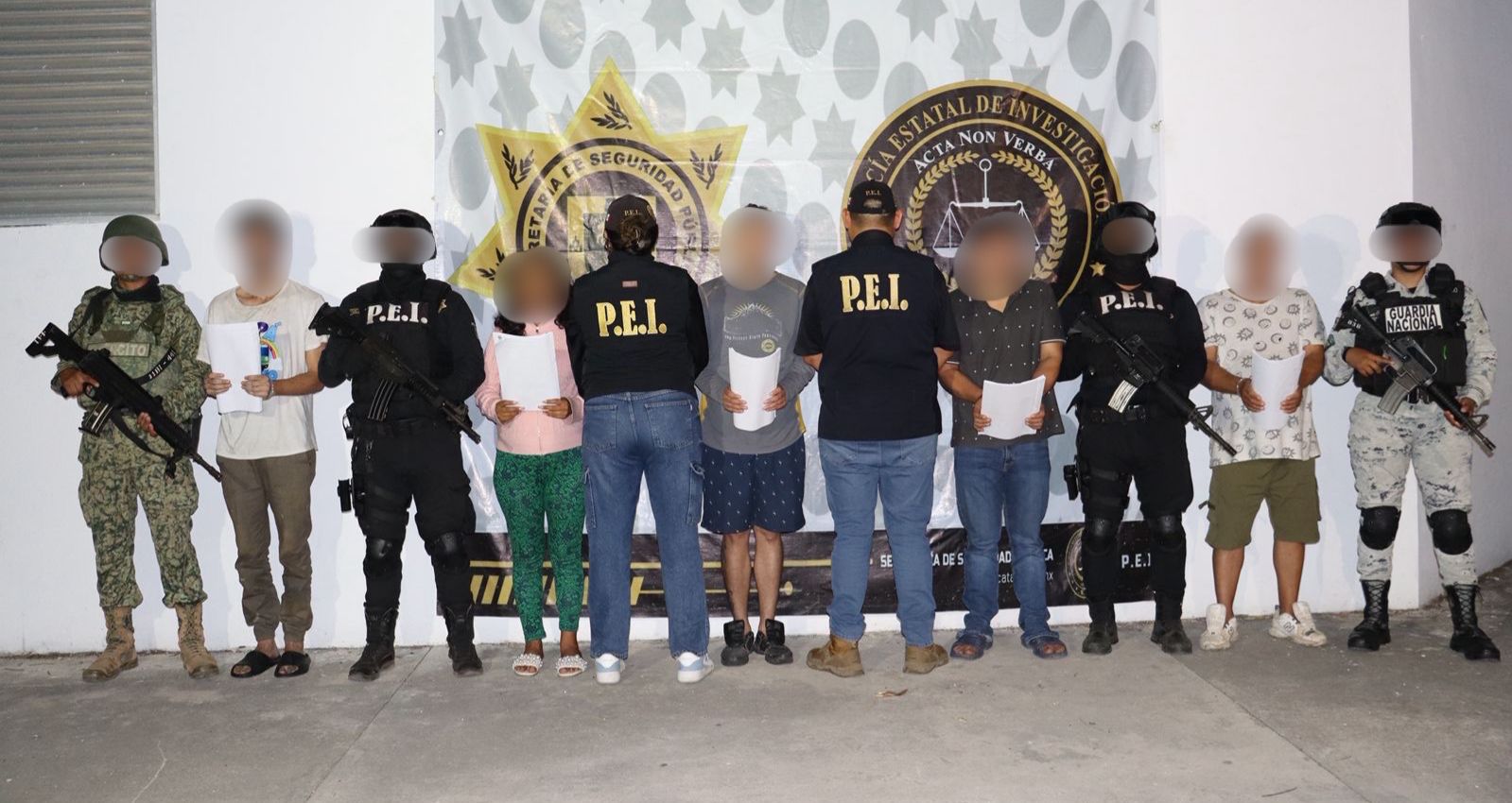 La Secretaría de Seguridad Pública dio cumplimiento a una orden de aprehensión en contra de cinco personas.