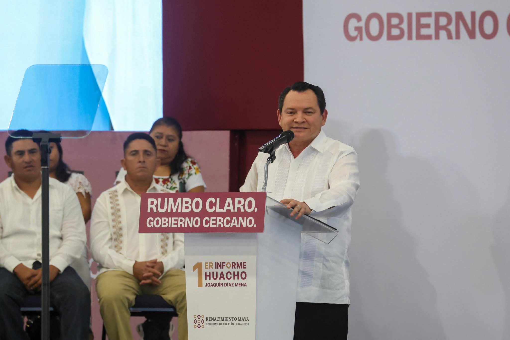 EL GOBERNADOR JOAQUÍN DÍAZ MENA RINDE SU PRIMER INFORME